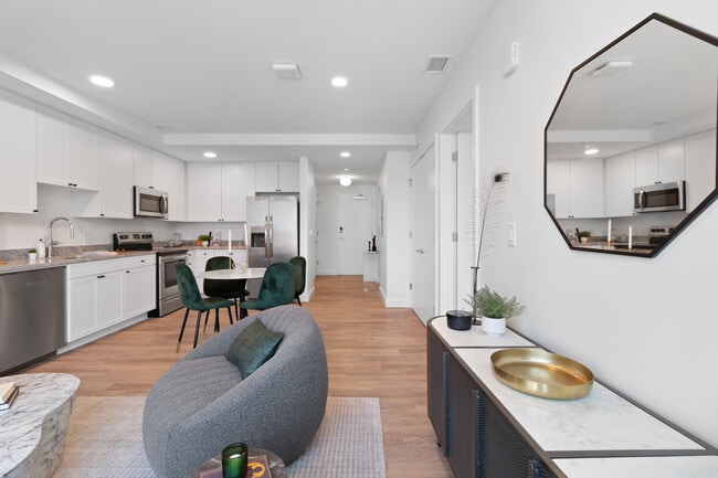 1BR, 1BA - 707SF