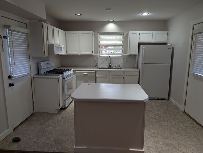 Photo - 83 Swinomish Dr