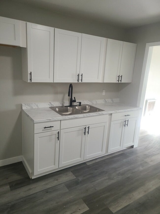 Photo - 712 28th Ave N