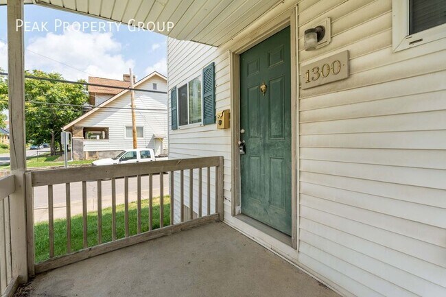 Photo - 1300 N 5th St