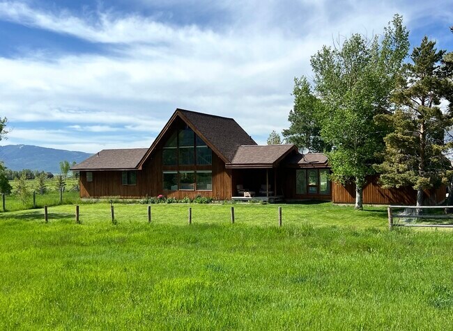 Building Photo - 1712 W 9500 S Rental