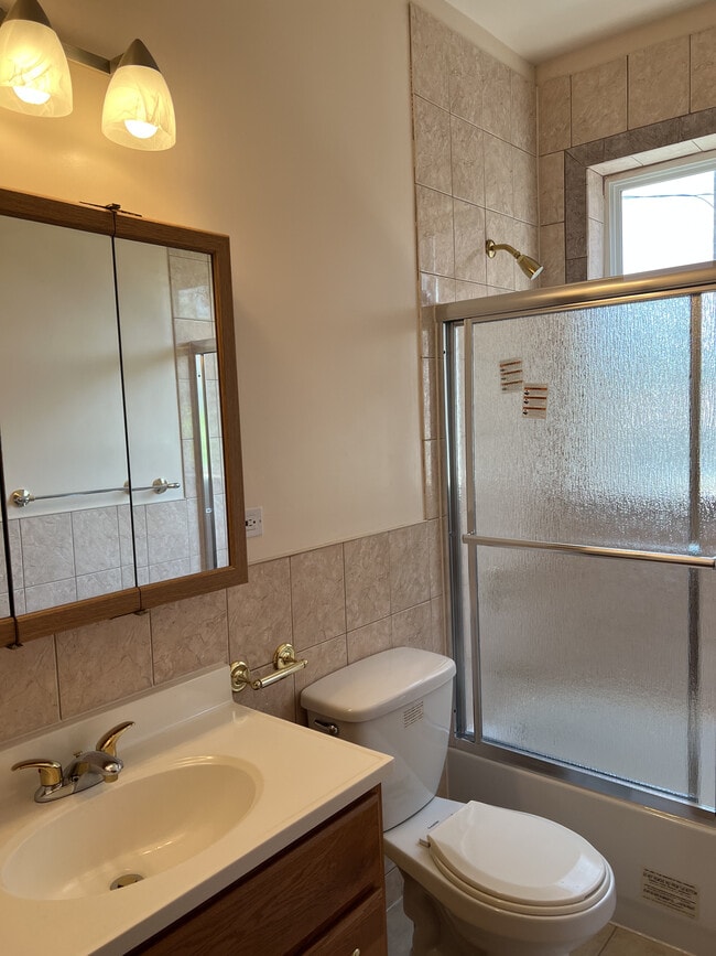 Building Photo - 3913 W 47th St Unit 3913 W 47th Street 1S