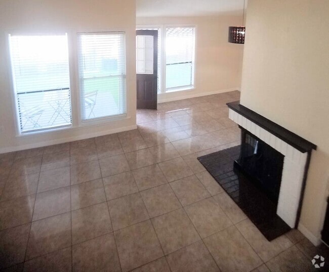 Building Photo - Beautiful 2/2 Towhhouse Feel Condo  x Rent... Unit 604