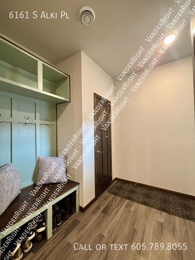 Photo - 6161 S Alki Pl