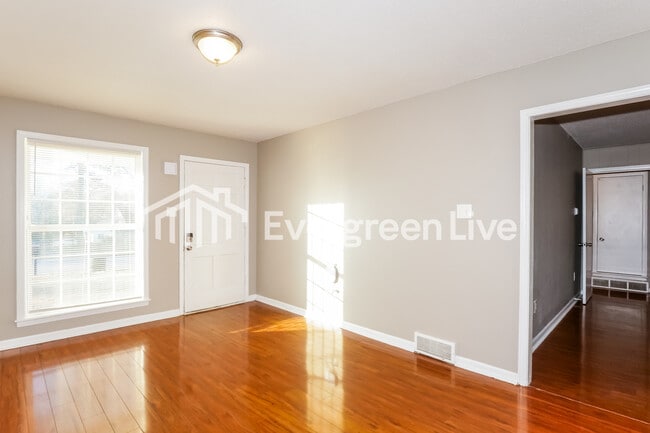 Photo - 3842 Kipling Ave