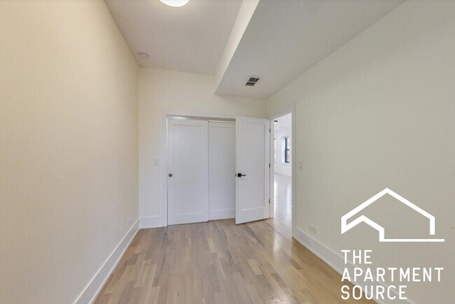 Photo - 2553 W Hirsch St Unidad 2c