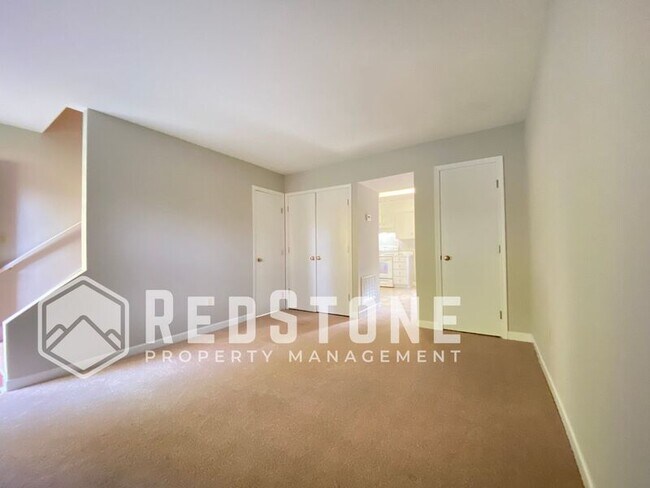 Photo - 1718 Wood Ave Unit Apt B