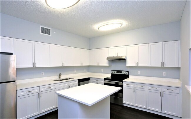 Photo - Maridadi West Palm Beach