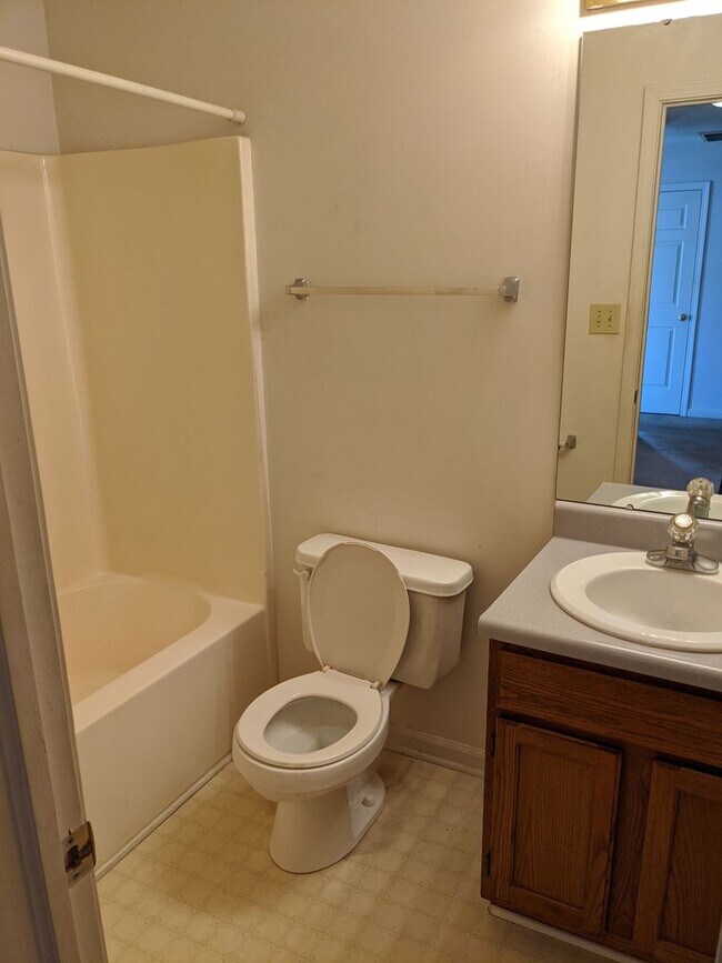 Photo - Spacious 2 bed 2 bath duplex in Franklin Indiana!