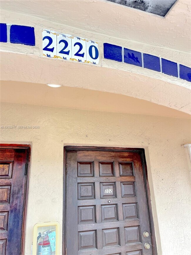 Photo - 2220 W 74th St Unidad 201-16