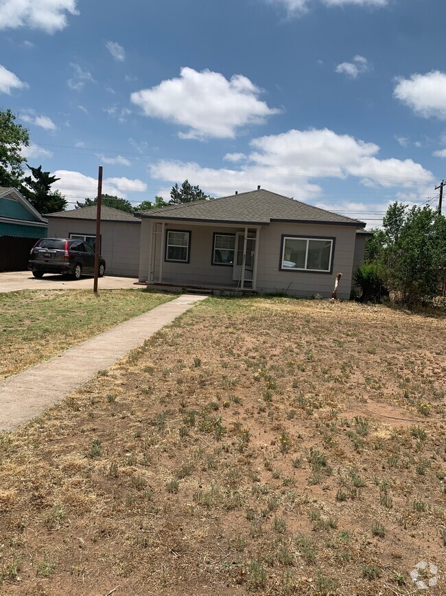 Building Photo - 3 bedroom remodeled home