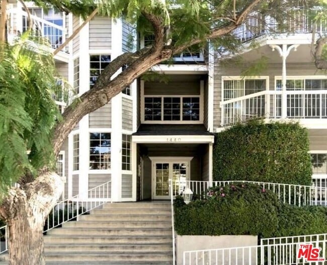 Building Photo - 1440 Rexford Dr Unit 105