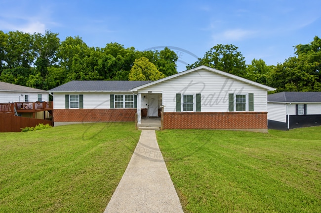 Building Photo - Two Bedroom Duplex in Hermitage with Back Deck!