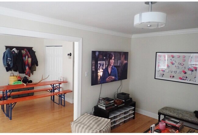 Photo - 733 Elm St Unidad 302