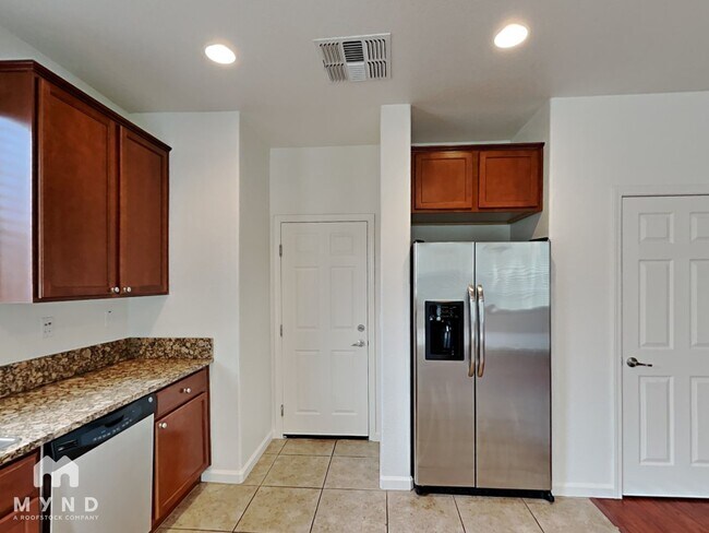 Photo - 1088 Crown View Dr