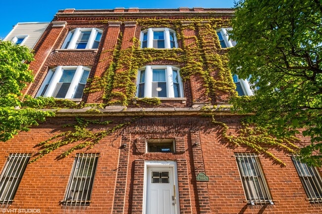 Building Photo - 2048 W Evergreen Ave Unit 1