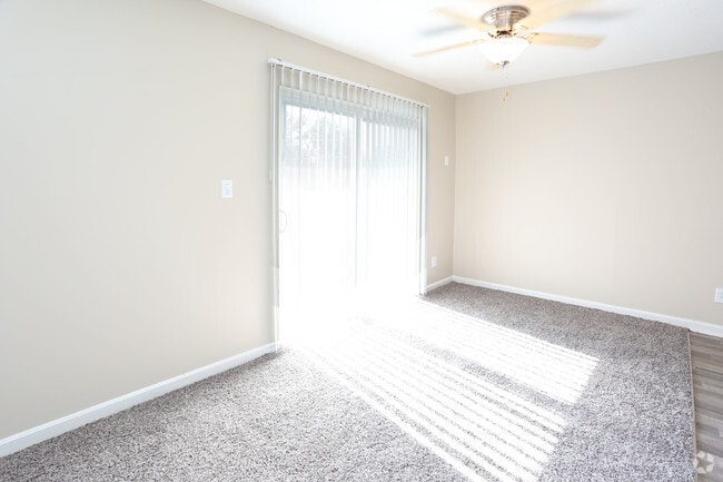 2BR, 1BA - 850 SF - Dining Area