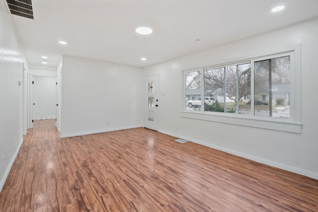 Photo - 2519 Walker Ave