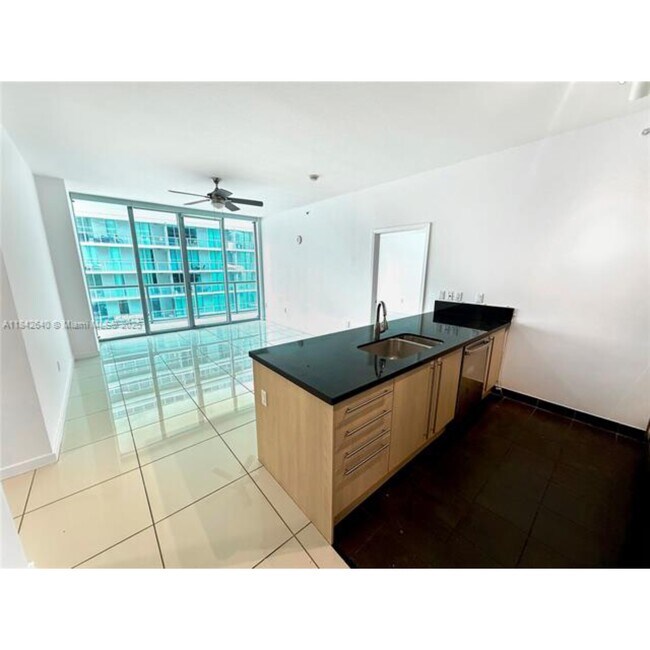 Photo - 79 SW 12th St