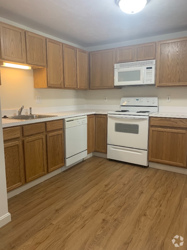 Building Photo - 220 Providence Rd Unit 406 Rental