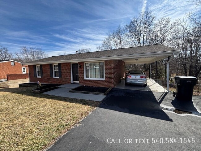 Photo - 449 Missimer Ln