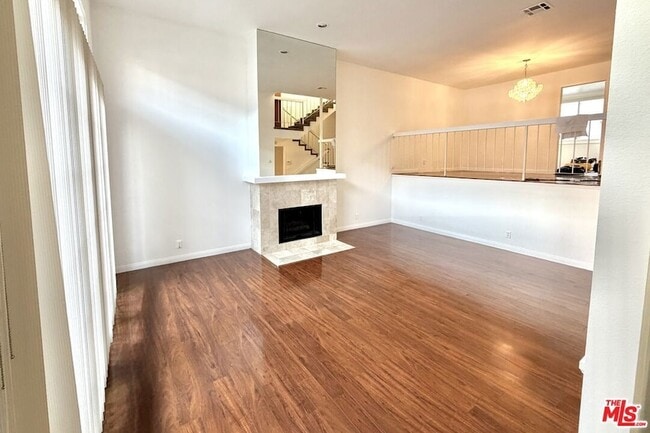 Photo - 5420 Lindley Ave