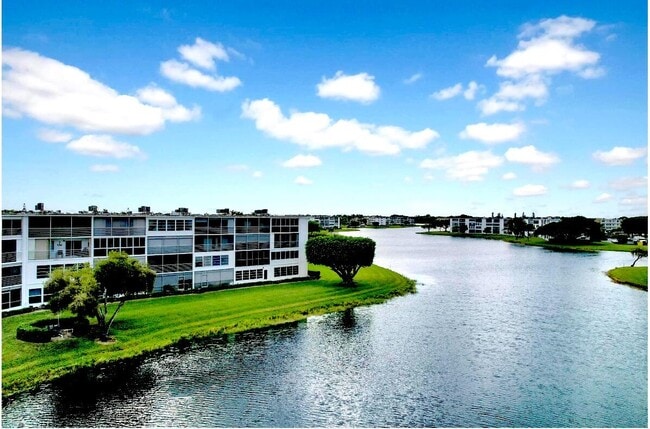 Building Photo - 2012 Hythe A Unit 2012