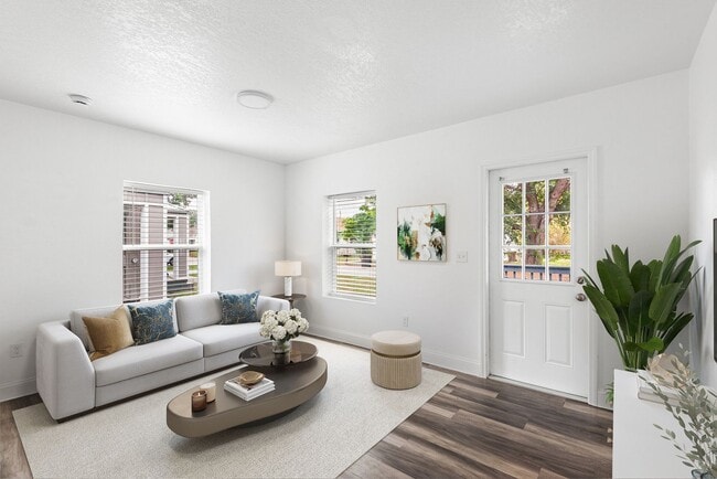 Photo - MULBERRY HOME FOR RENT!