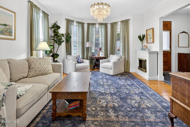 Photo - 194 Grand Ave