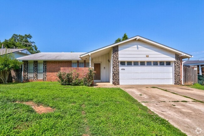 Building Photo - 3 Bed 1.5 Bath in Midwest City! Rental