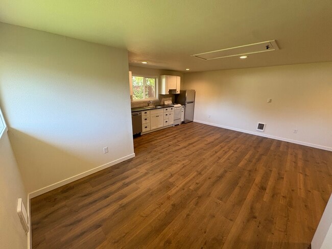 745 Ewald Ave SE Unidad Studio ADU