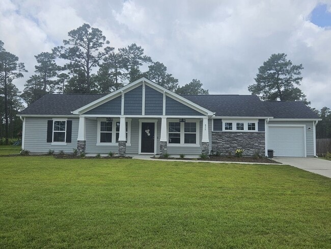 Building Photo - 870 Golfview Rd
