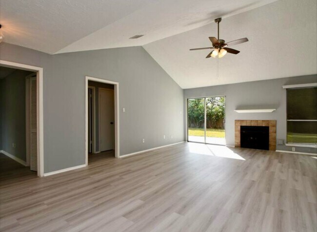 Photo - 15427 Swan Creek Dr