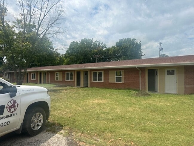 Building Photo - Ft Scott Manor Unit 20 Rental