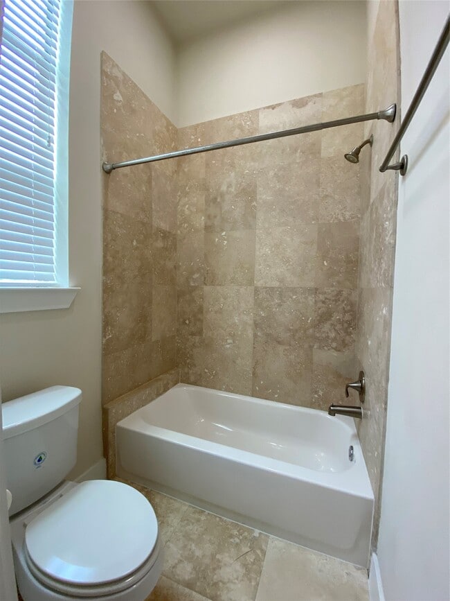 Photo - 74 N Hutcheson St
