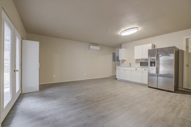 Photo - 5303 Shady Oak Cir