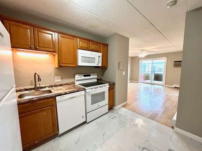 Building Photo - 4 Hawes St Unit 23