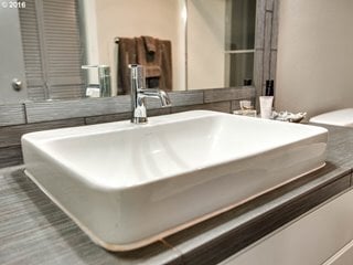 Photo - Hoyt Commons Condominiums - open floor plan Pearl District studio with parking/storage/balcony Unidad HC314