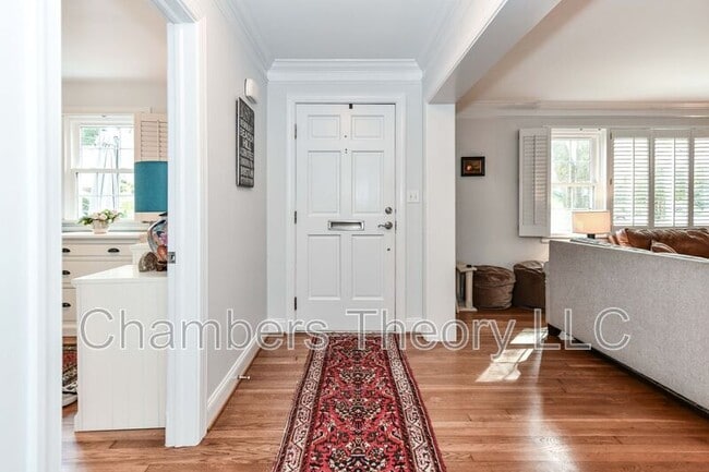 Photo - 3061 N Oakland St