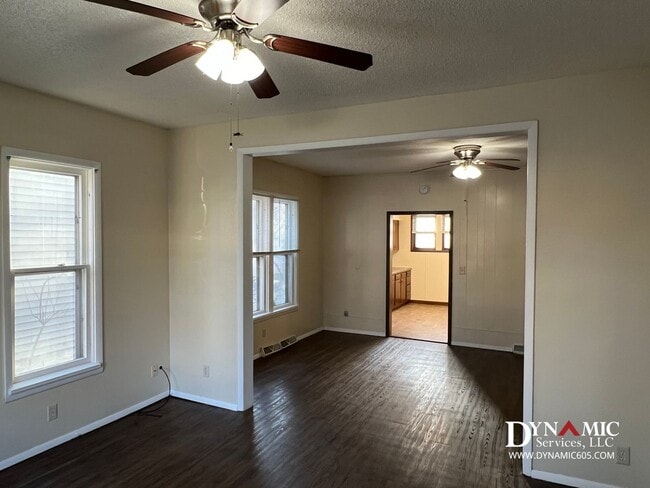 Photo - 813-815 S Summit Ave