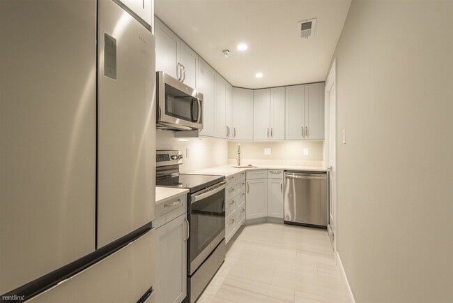 Photo - 1133 E Columbia Ave Unit 204