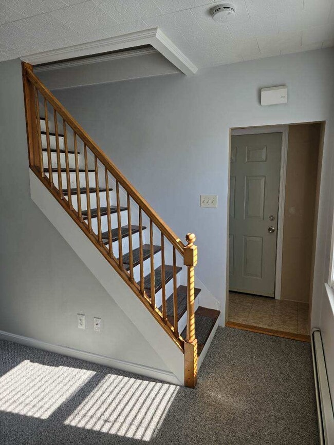 Building Photo - 388 Snell St Unit Second Floor