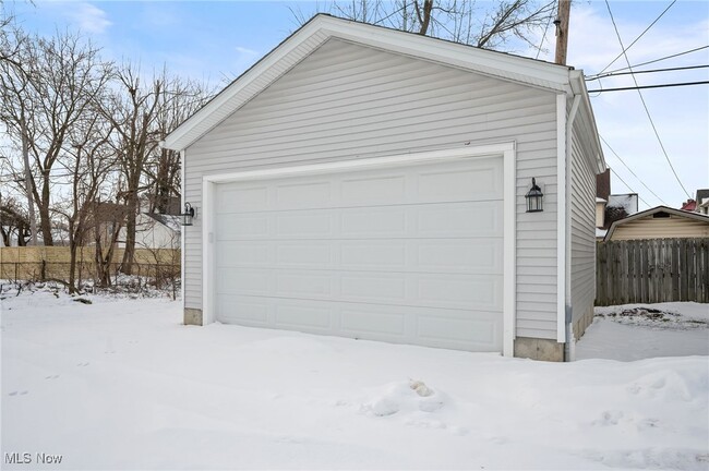 Photo - 2244 E 100th St