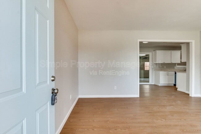 Photo - 813 S Midwest Blvd