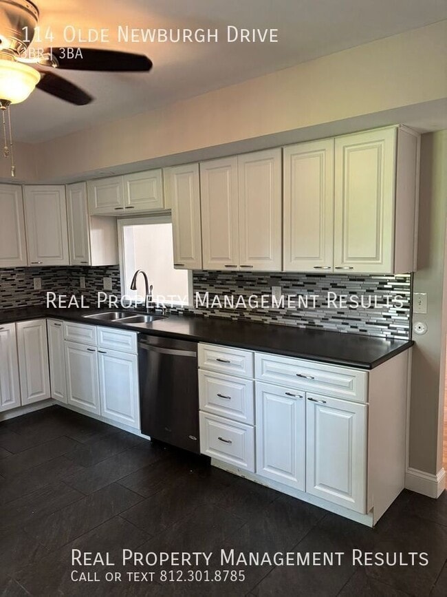 Photo - 114 Olde Newburgh Dr