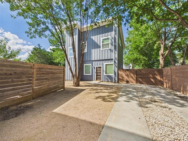 Building Photo - 6204 Langham St