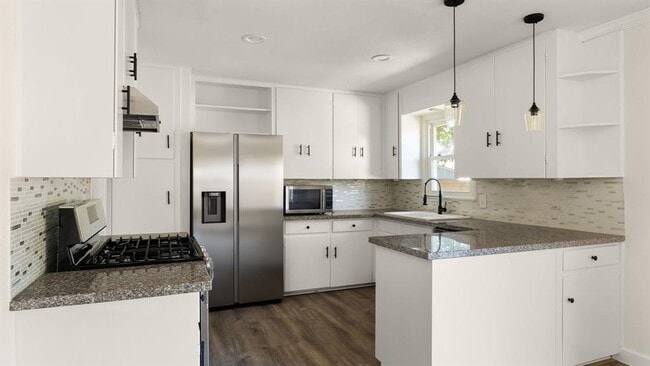 Photo - 2118 Fordham Ln