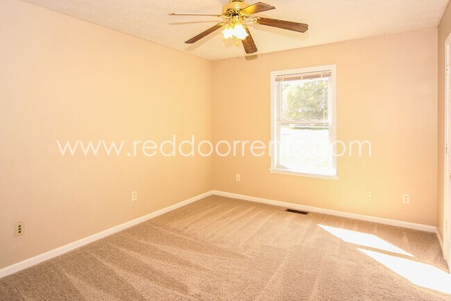 Photo - PENDING APPLICATIONS! Camby 2 BD, 1.5 Bath...