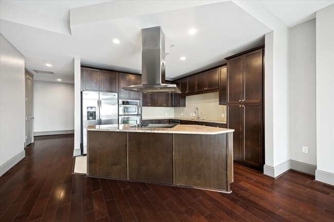 Building Photo - 9870 Gaylord Dr Unit 1112