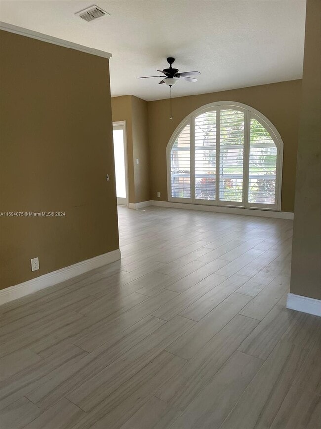 Photo - 453 SW 169th Ter